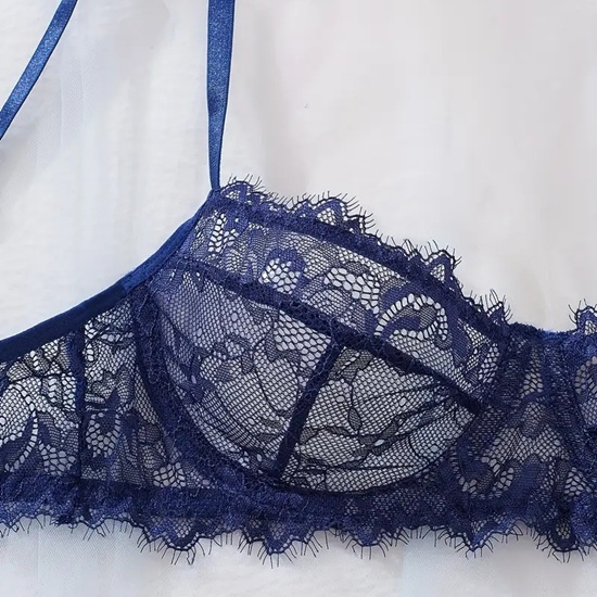 Lacy Lingerie Set - Image 3